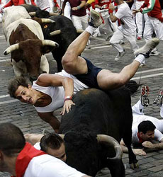 Sanfermines travolto dal toro