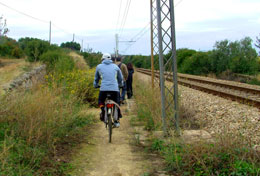 Il sedime ferroviario può diventare una pista ciclopedonale