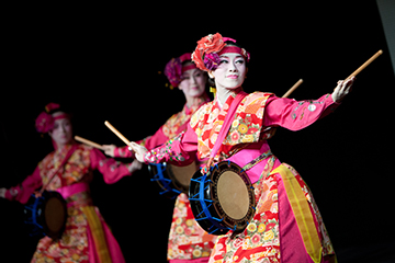 Il gruppo di danzatori Manjushaka