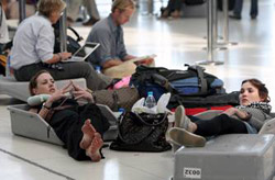 La nube vulcanica e le attese interminabili negli aeroporti