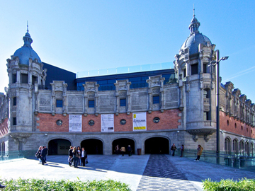 Il centro espositivo Alhóndiga di Bilbao