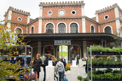 Una stazione in fiore