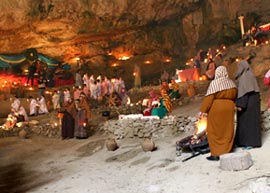 Il peresepe vivente nelle grotte di Frasassi