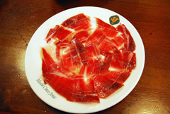 Un piatto di jamon pata negra