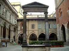 Piazza Mercanti