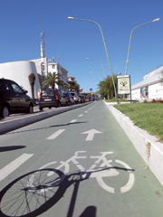 La ciclabile sul lungomare nord (Foto: Paolo Jammarrone)
