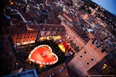 Piazza dei Signori addobbata per la festa (Foto di Ferruccio Dall'Aglio)