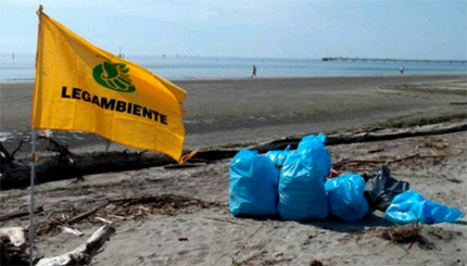 In campo per avere spiagge e fondali puliti