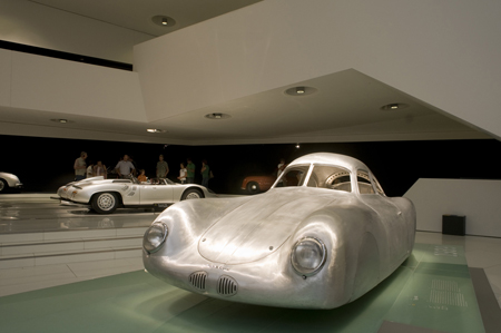 Un prototipo della Porsche nelle sale del Museo